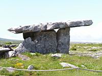 Irlande, Co Clare, The Burren, Poulnabrone Dolmen (01)